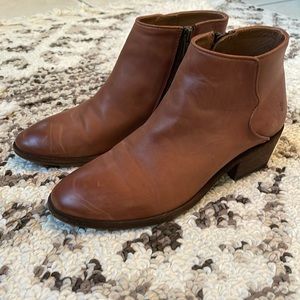 Frye Carson Piping Booties size 7